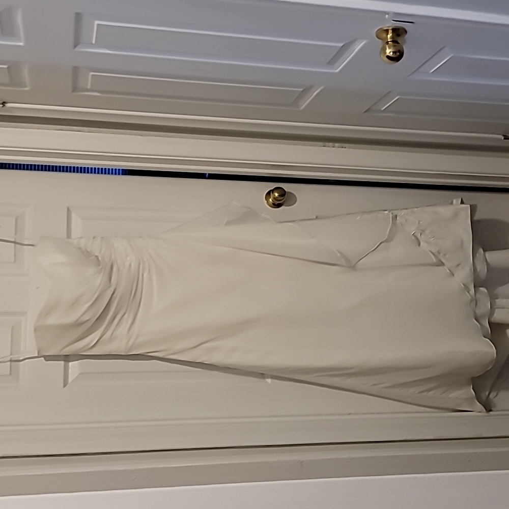 Elegant White Strapless Dress